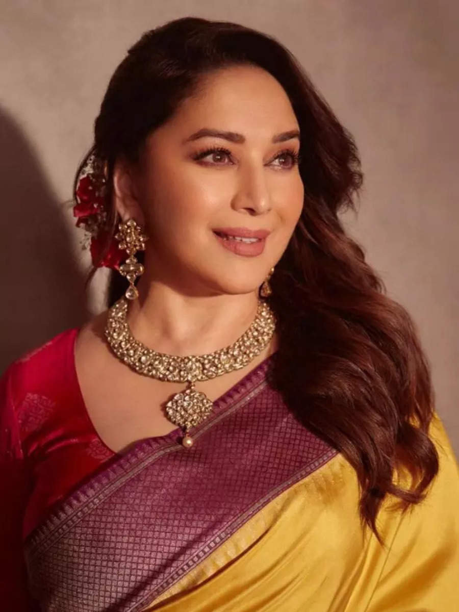 Madhuri Dixit To Mrunal Thakur: Gorgeous Marathi Mulgi Looks For Ganesh 