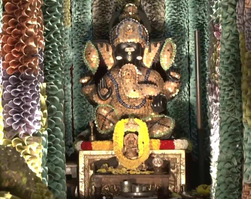 
Sri Sathya Ganapathi Temple uses Indian currency for decoration
