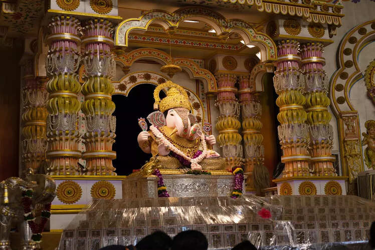 Pune - Dagdusheth Halwai Ganpati