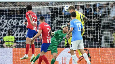 Goalkeeper Ivan Provedel scores last-ditch equaliser for Lazio against Atletico Madrid