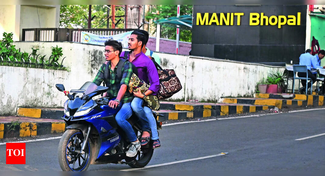 Electric Buses: Four E-buses, Two Charging Stns On Manit Campus Soon ...
