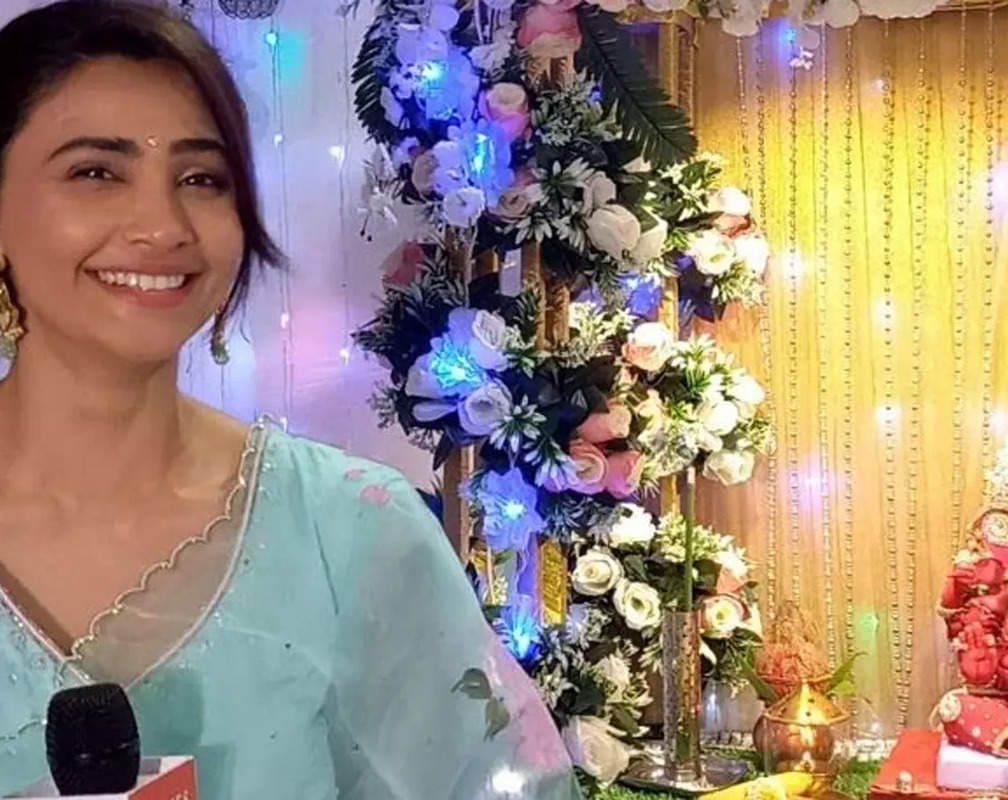 
'It feels good when Bappa comes home…': Daisy Shah shares her happiness
