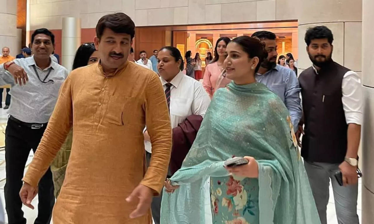 Sapna Choudhary Video Fuck - Bigg Boss fame Sapna Choudhary visits the new Parliament on the first day;  shares a glimpse of it - Times of India