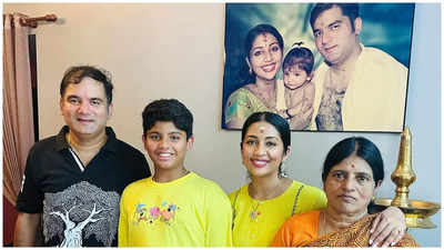 Navya Nair dispels divorce rumors with heartwarming family photo