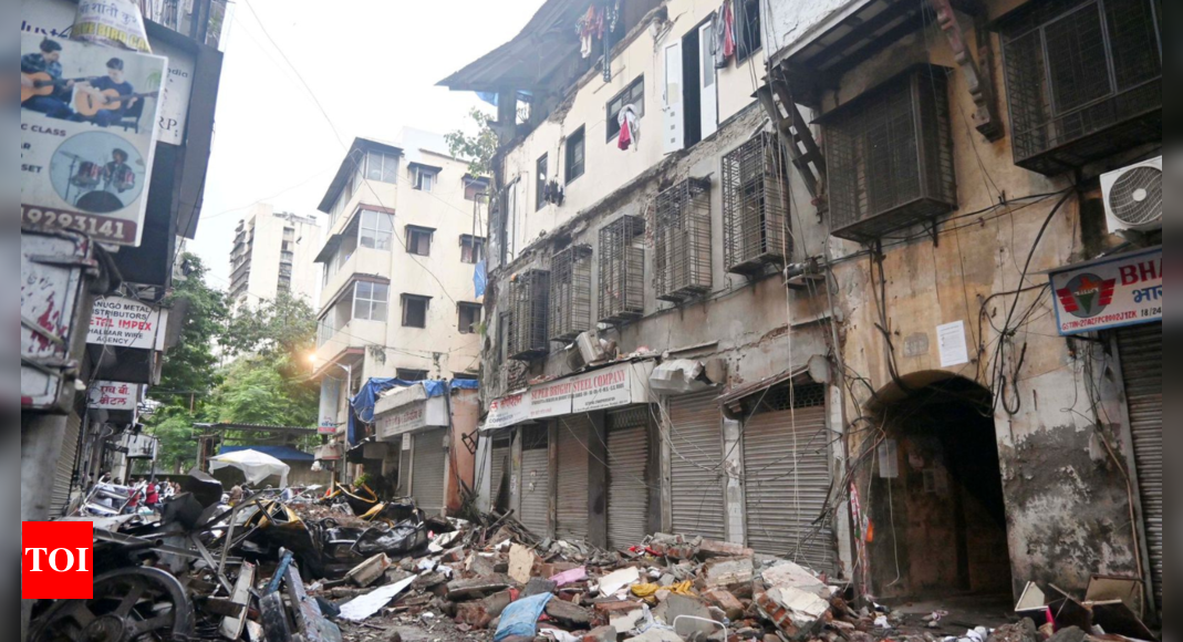 Mumbai: Portions of four-storey building collapse; no casualties ...