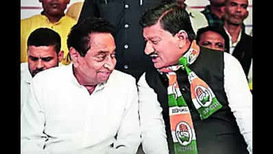 BJP ex-MP & Budhni leader join Congress
