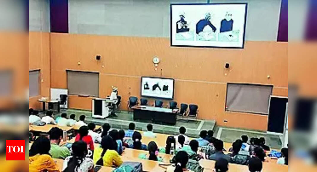 Mental Health: ‘creating Art Helps Deal With Stress And Emotional Challenges’ | Varanasi News