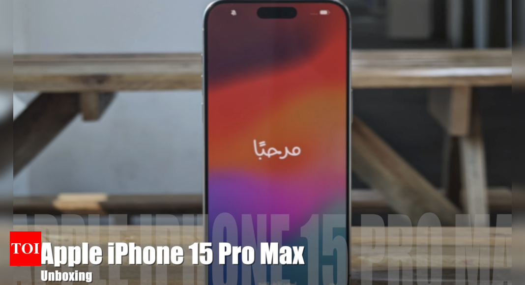 Apple iPhone 15 Pro Max: Unboxing