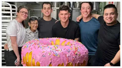 The world's largest donut cake, which equals 1,500 donuts, weighs 102.5 kg