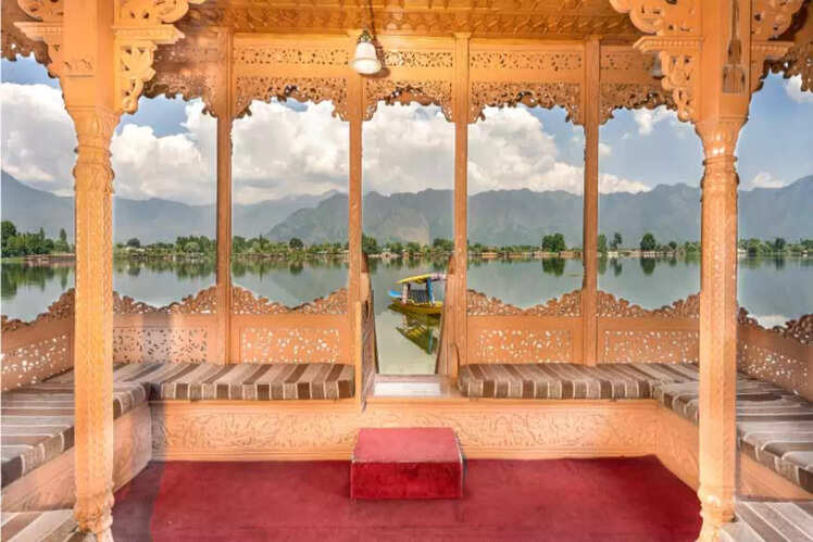 WelcomHeritage Gurkha Houseboats, Srinagar