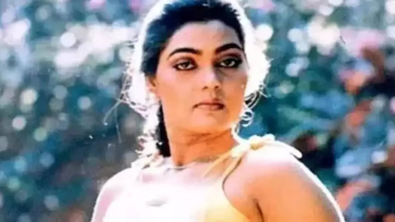 When Silk Smitha's half-bitten apple was sold off at an auction for a hefty  price of Rs 1 lakh | Etimes - Times of India Videos