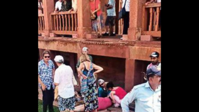 Frenchwoman dies after falling off 'damaged' railing at Fatehpur Sikri