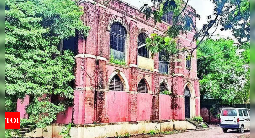 Save building where Hazare once lived: Heritage lovers | Vadodara News ...