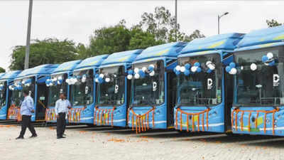 Delhi to get 950 low-floor electric buses