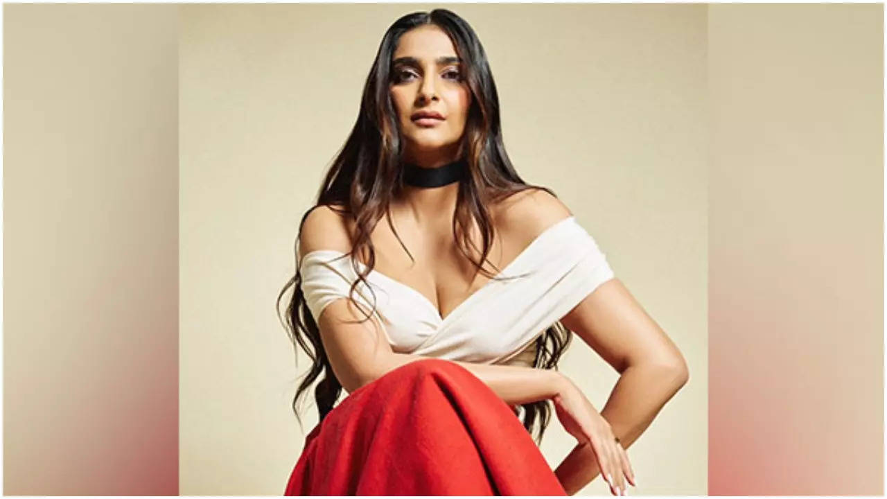 Sonam Kapoor to attend Milan Fashion Week | Hindi Movie News - Times of  India