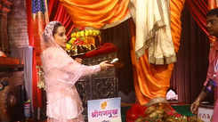 Ganesh Chaturthi 2023:  Urfi Javed visits Mumbaicha Raja, seeks blessings