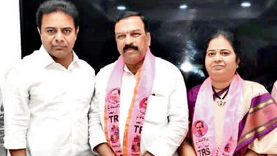 Bjp: Venkat Reddy & wife join BRS in big setback to BJP | Hyderabad ...