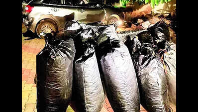 Smugglers fire at cops, try to run over constable by car in Baran dist