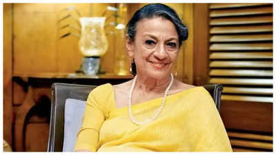 Did you know veteran actress Tanuja was once slapped by the director on the set for THIS reason?