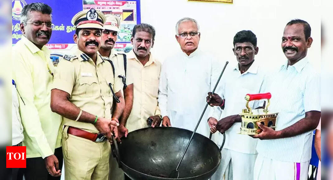 Madurai Released Prison Inmates Given Business Kits Madurai News