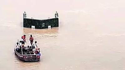 Six youths swept away in Chambal in Dholpur district; 3 rescued, search on