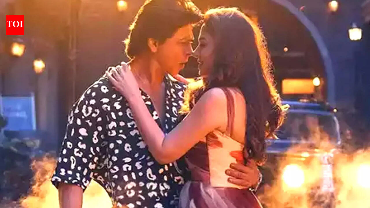 Amid reports of Nayanthara being upset, Shah Rukh Khan expresses ...