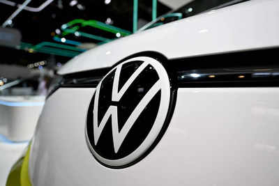 As electric shift stalls, Volkswagen weighs up savings