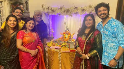 Nivedita Saraf meets Vivek Sangle at his home for Ganpati celebration, see pics