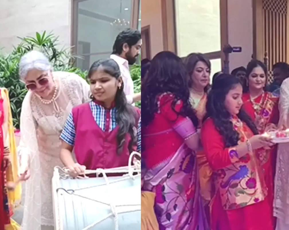 
Zeenat Aman performs Ganesh aarti with Tanishaa Mukerji; the special all-girl dhol band wins hearts

