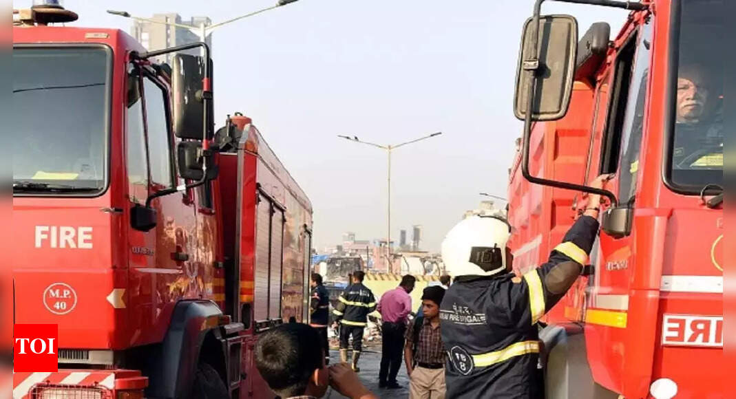1 dead after fire breaks out in residential building in Mumbai | Mumbai ...