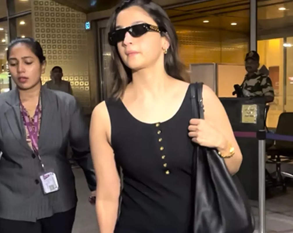 
Airport diaries! Alia Bhatt looks elegant in black as she returns from Milan
