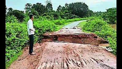 1 dies, culvert caves in as rain pounds Chatra