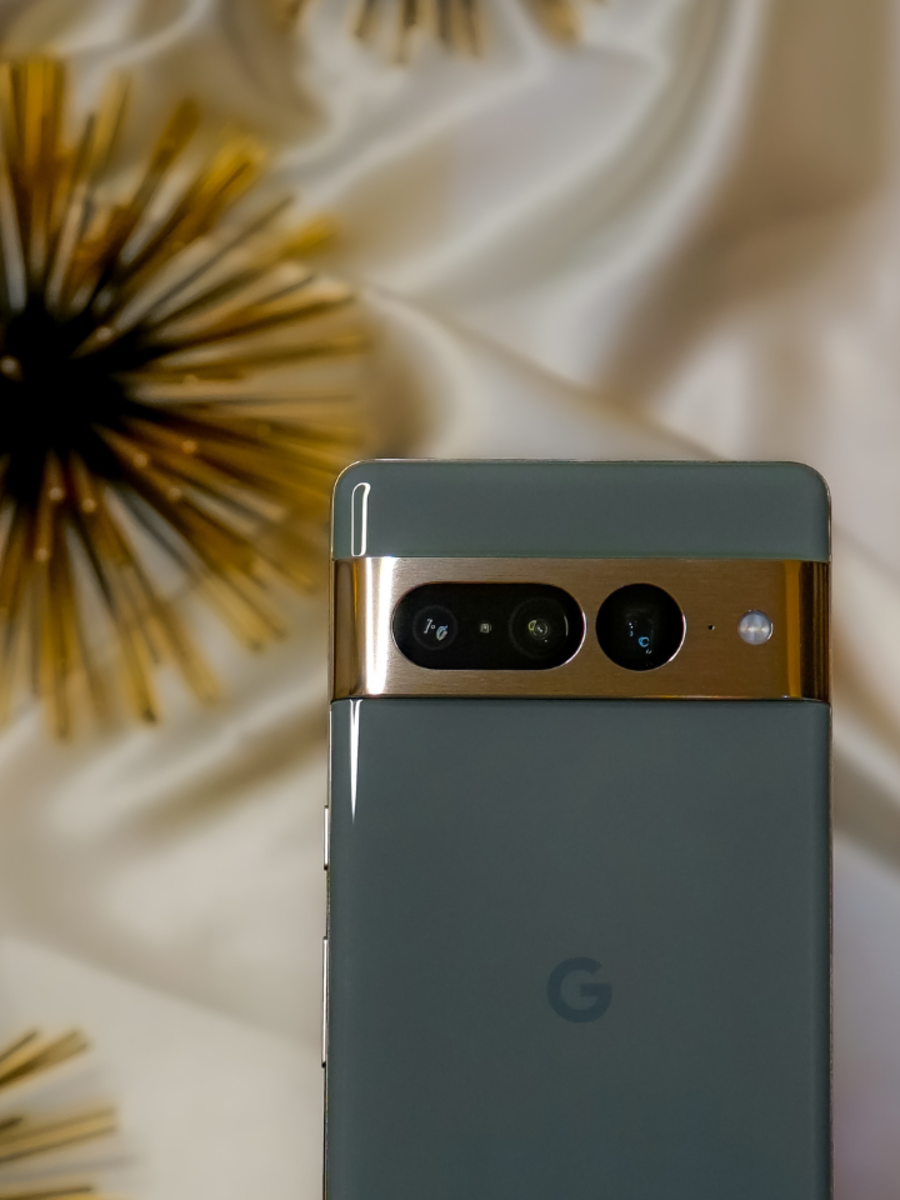 Google Pixel 8 Pro vs Google Pixel 7 Pro: Specs, cameras, features, and ...