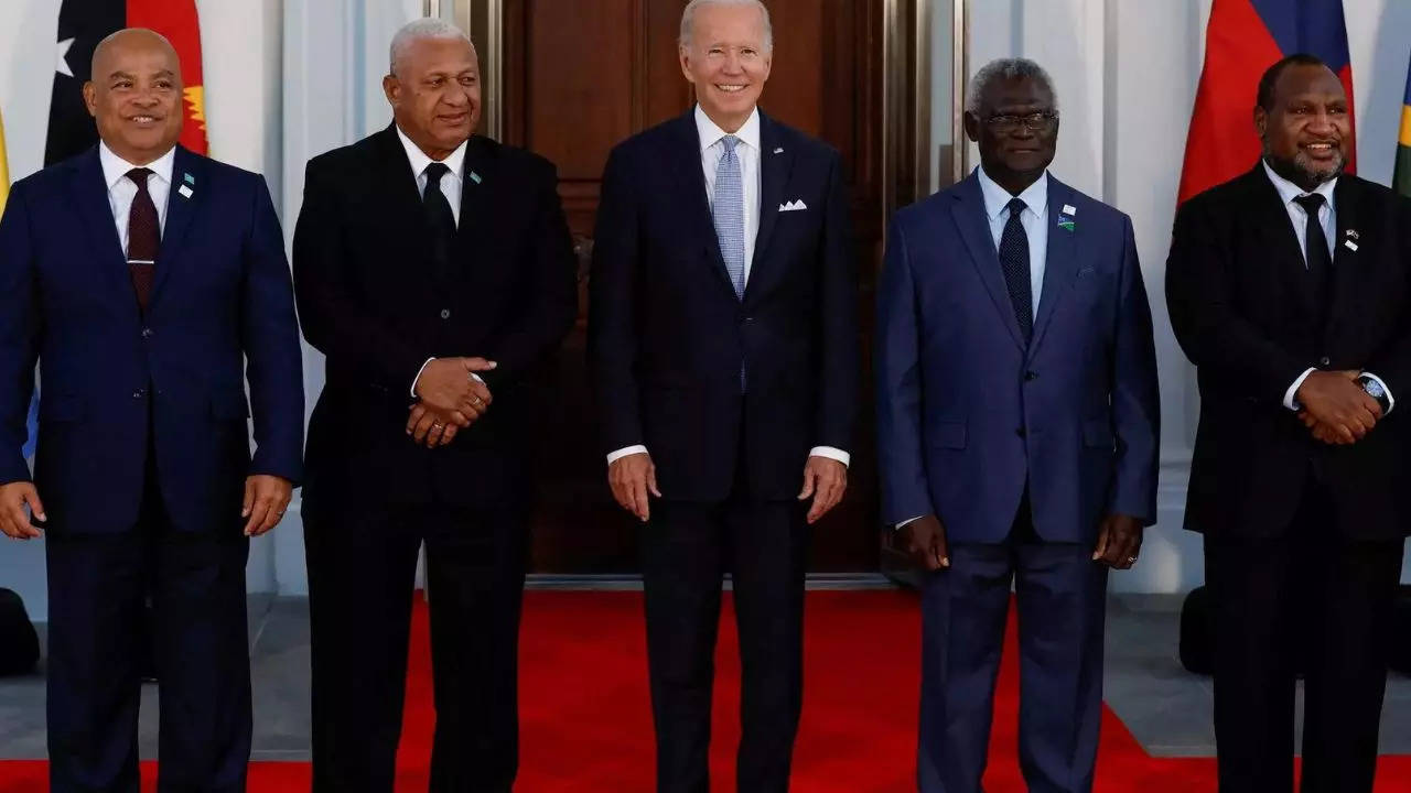 Vanuatu security pact with Australia is 'non-exclusive