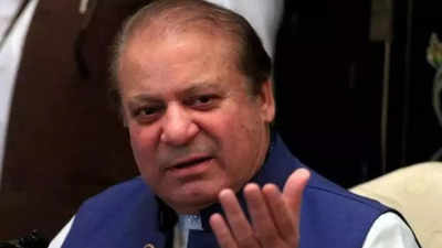 Hold fire against ex-generals, army signals to Nawaz Sharif ahead of return