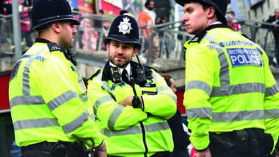 Some In UK Police Force Say No To Armed Patrols - Times Of India