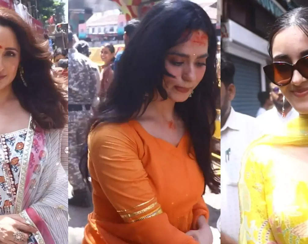 
Ganesh Chaturthi 2023: Pragya Jaiswal, Simrat Kaur, Soundarya Sharma and others seek blessings from Lalbaugcha Raja - WATCH IT
