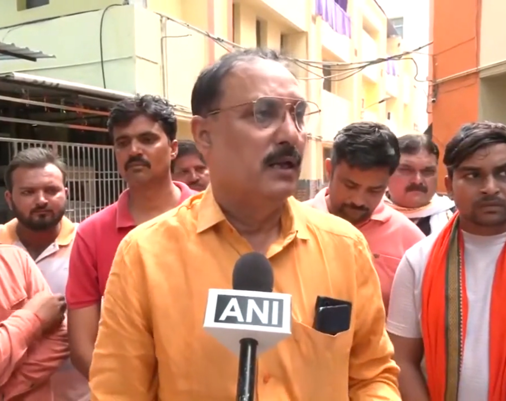
Lucknow: BJP MLA Leader Yogesh Shukla on Employee allegedly died by suicide in his residence
