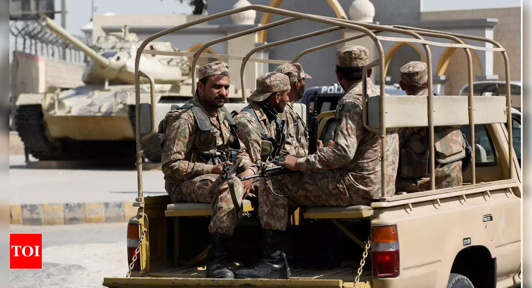 The current Pakistan Army uniform is way better than what the