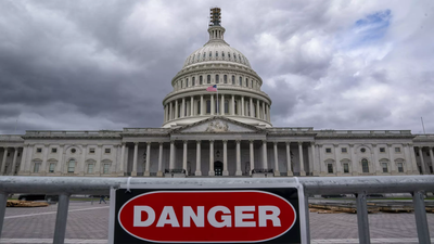As government shutdown looms, Congress enters crisis management mode