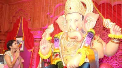 Lakshmi Manchu seeks Lord Ganpati’s blessings at Andheri Cha Raja in Mumbai