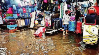 Retreating monsoon leaves Mumbai with thunderstorm, heavy rains
