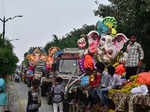 ​Ganesh Visarjan 2023: Devotees Immerse Idols in Water to Mark Festival's Final Day and Bid Farewell to Lord Ganesha ​