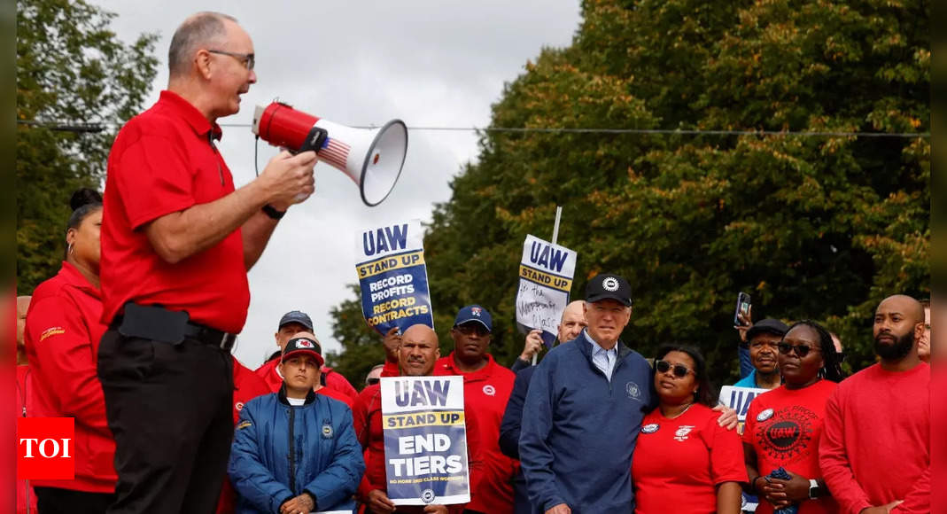 UAW could expand strikes at Detroit Three on Friday