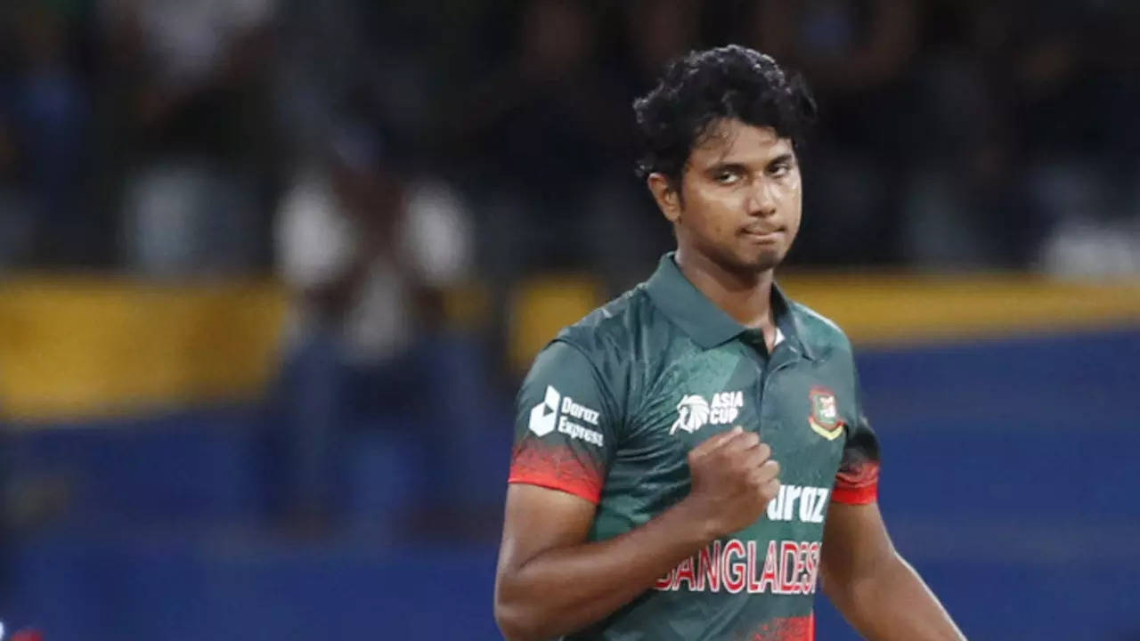 I didn't think much about it: Young Bangla pacer Hasan Mahmud on Tamim  Iqbal controversy | Cricket News - Times of India