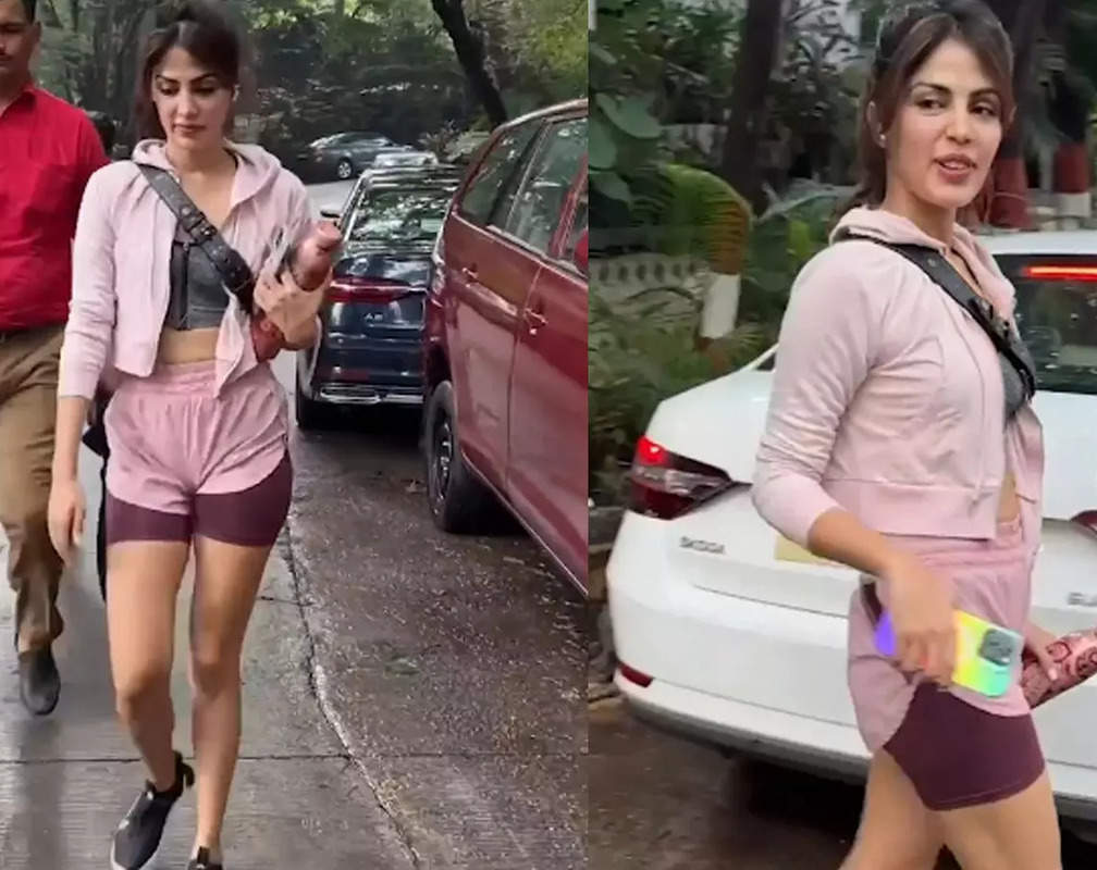 
'Chalo jao abhi'- Rhea Chakraborty requests paparazzi not to follow her
