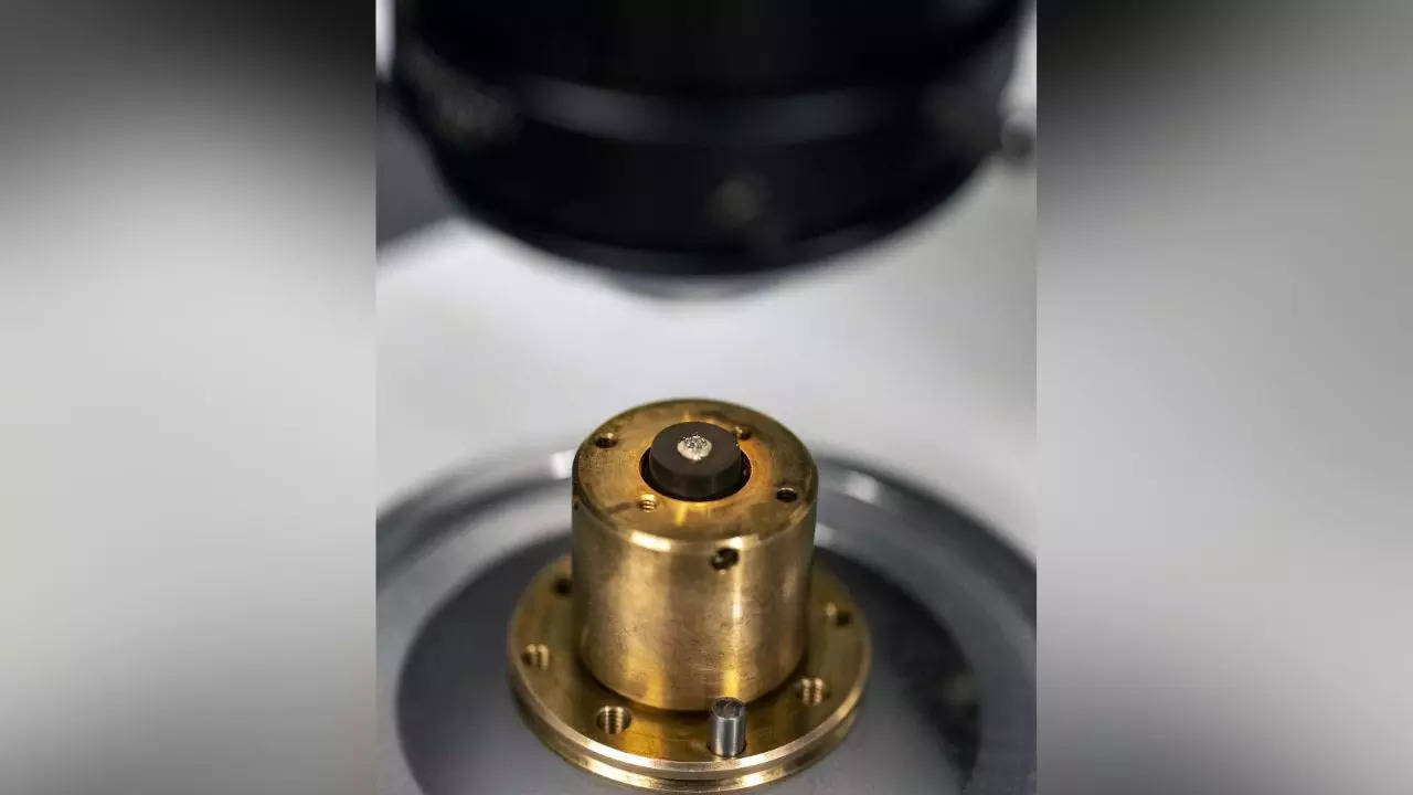 Room-Temperature Superconductivity Claim Falls Apart [Update]