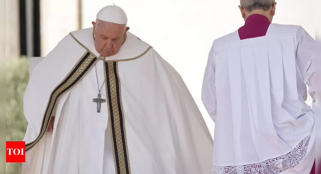 Pope Francis creates 21 new cardinals