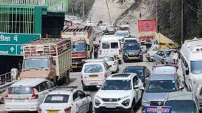 Traffic leads to chaos in Mussoorie