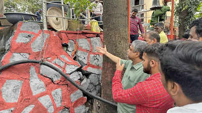 Kalyan: PWD starts repairing damaged platform of Durgadi fort ahead of Navratri festival